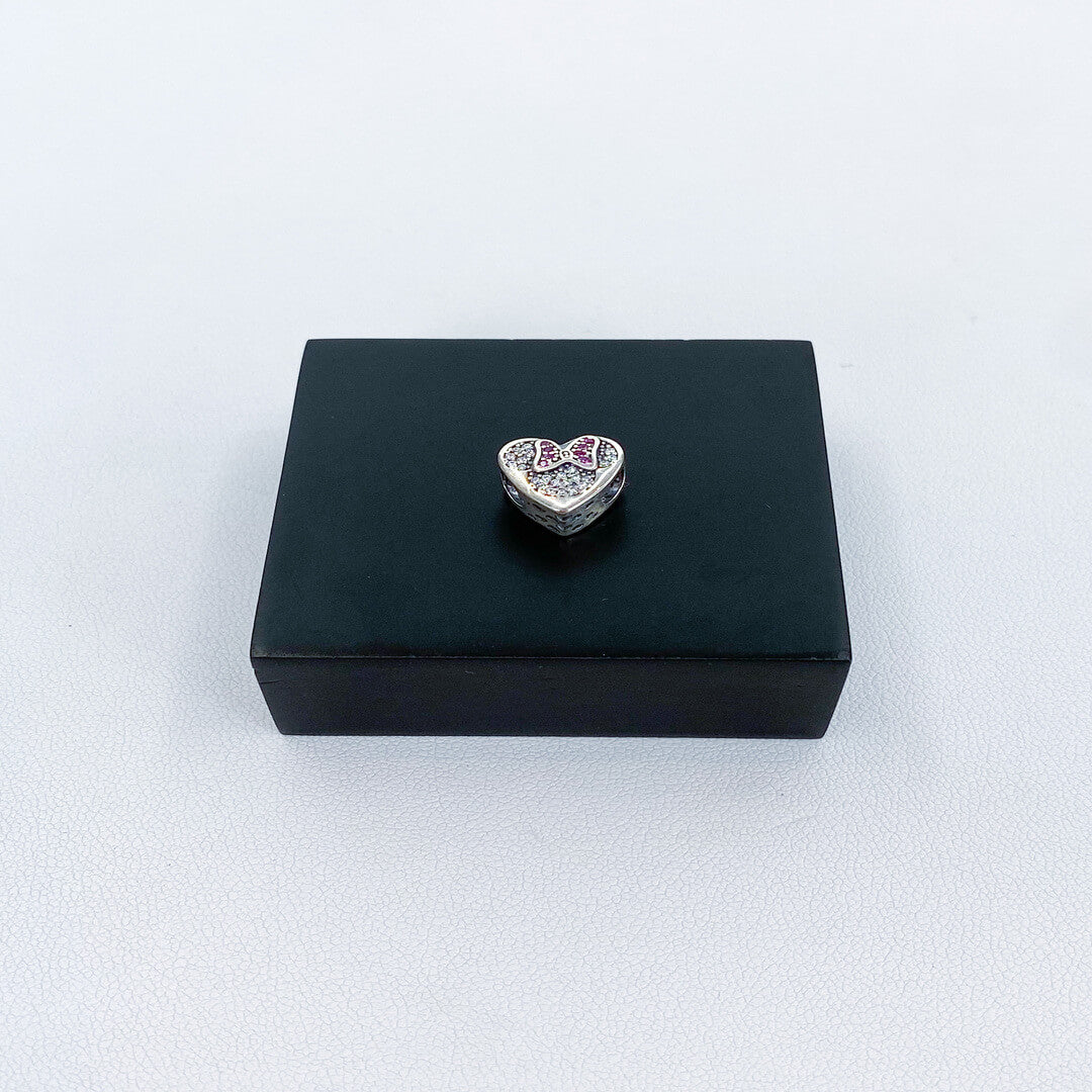 Pingente para pulseira coração com detalhe da minnie - Prata 925 (25946)